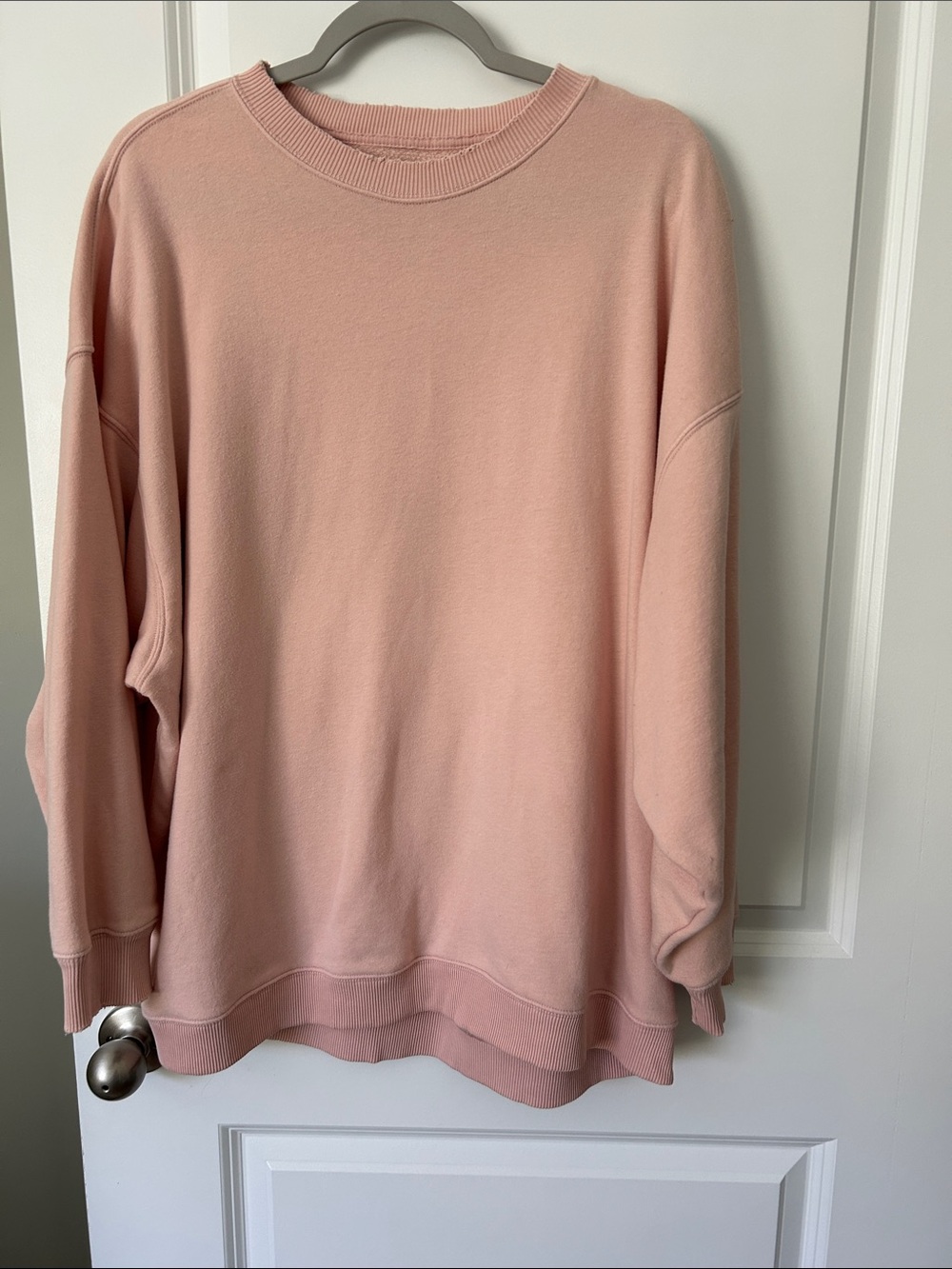 American Eagle Women's Oversized Crewneck Sweatshirt- Blush Pink